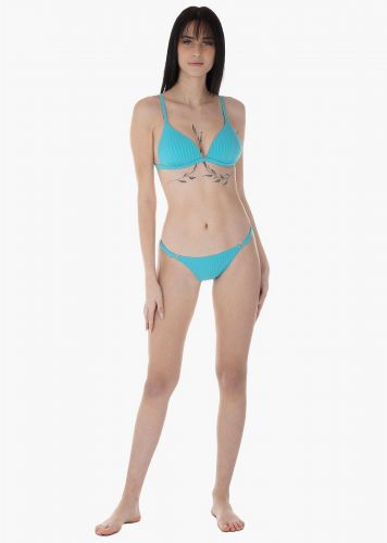 Γυναικείο set bikini μονόχρωμο ενσωματωμένη push up ενίσχυση bikini παρτό πλαϊνό ρυθμιζόμενο λουράκι.Καλύπτει B-C Cup